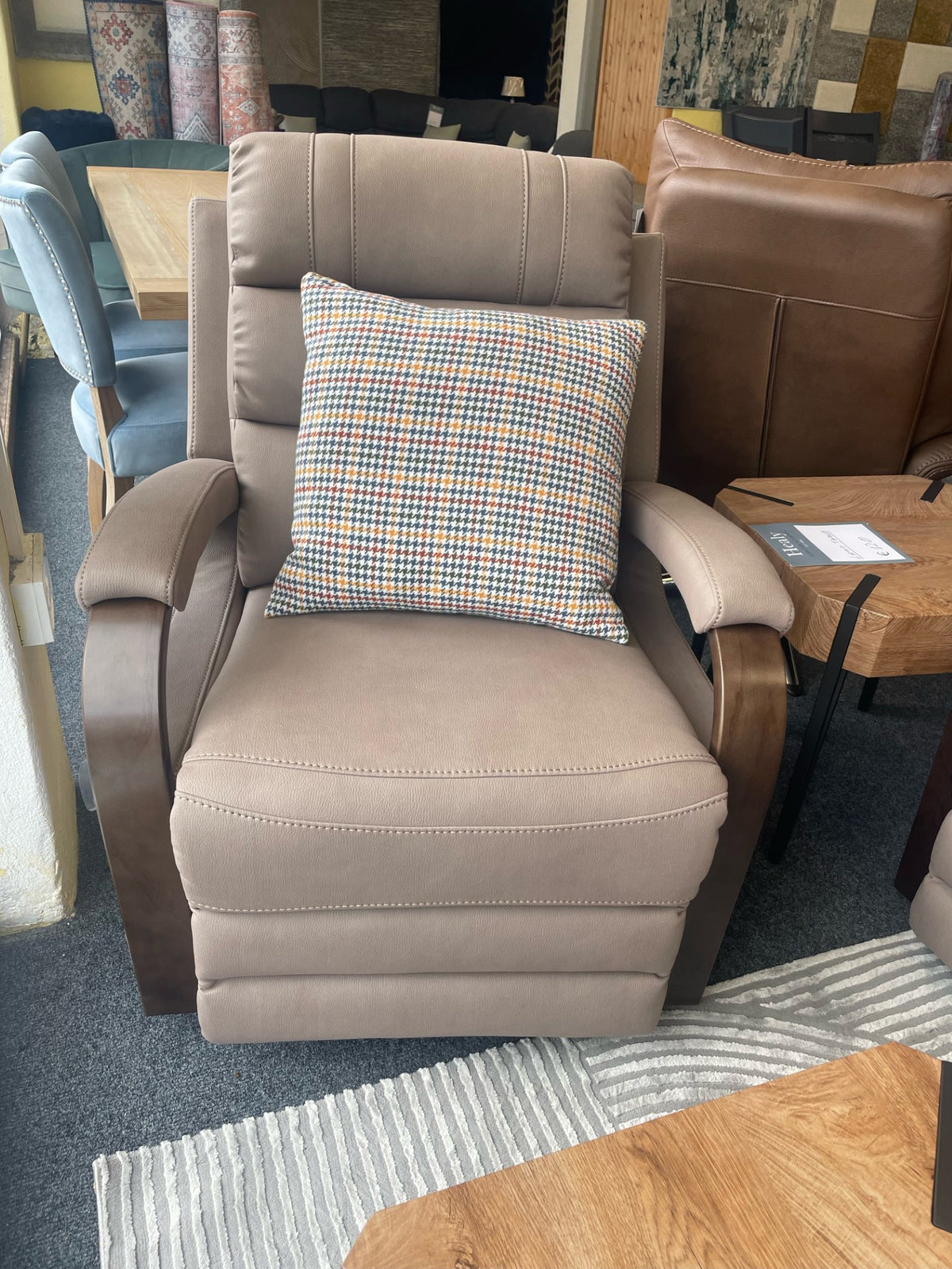 Tansley Sofa Collection