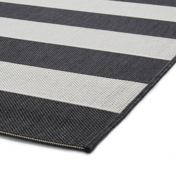 Santa Monica 48644 Black/White - Healy Furniture & Carpets