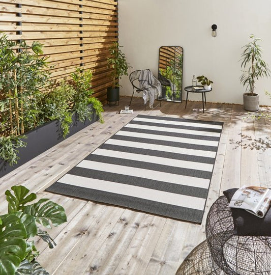 Santa Monica 48644 Black/White - Healy Furniture & Carpets
